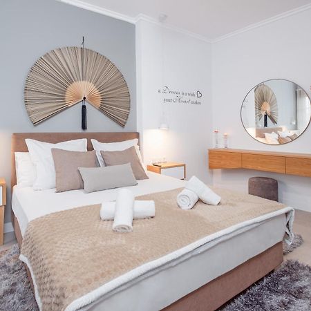 Singer Suites Kalamata - Luxury Suites Extérieur photo