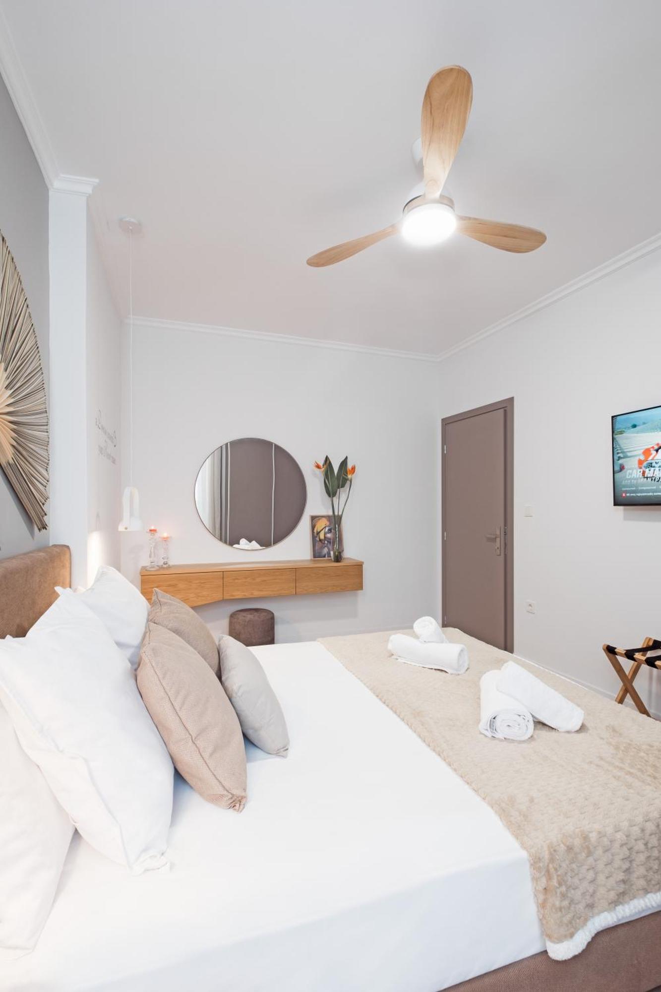 Singer Suites Kalamata - Luxury Suites Extérieur photo